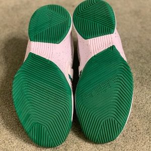 Meet your Posher, Homel